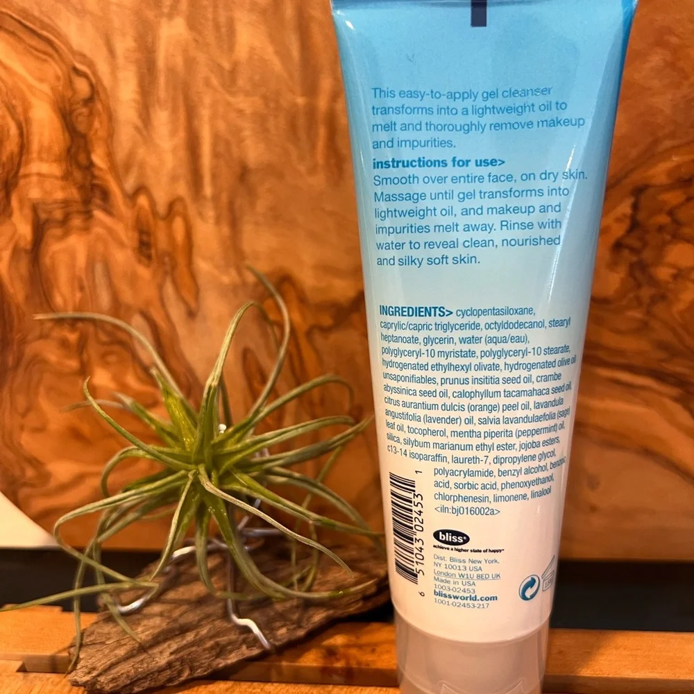 Bliss Fabulous make up melt Facial Cleanser - Picture 2 of 3
